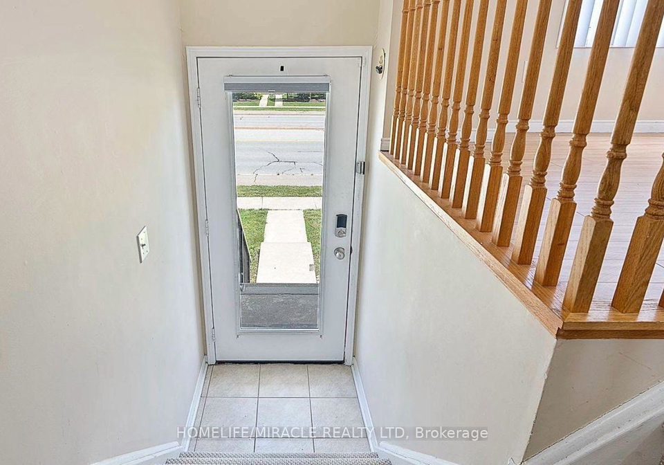 60-fairwood-circle-brampton-ontario-w12357688