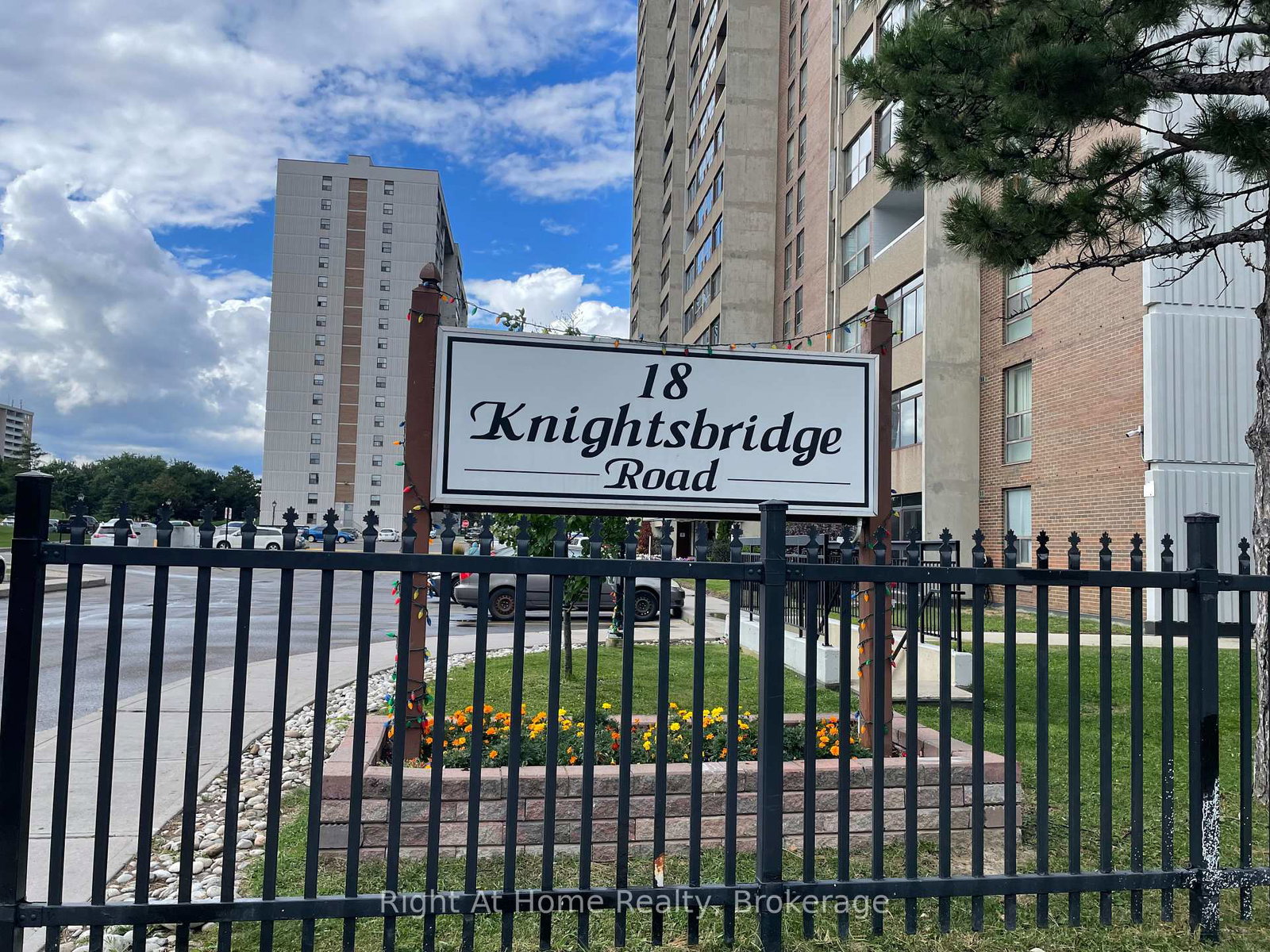 18-knightsbridge-road-brampton-ontario-w12358209