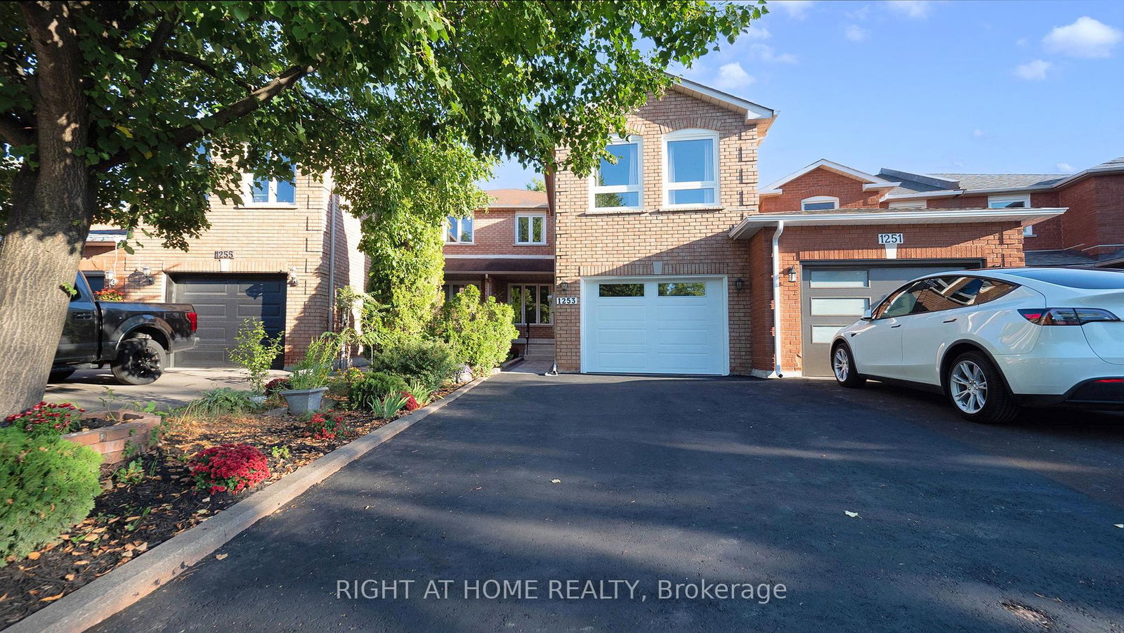 1253-blackburn-drive-oakville-ontario-w12358369