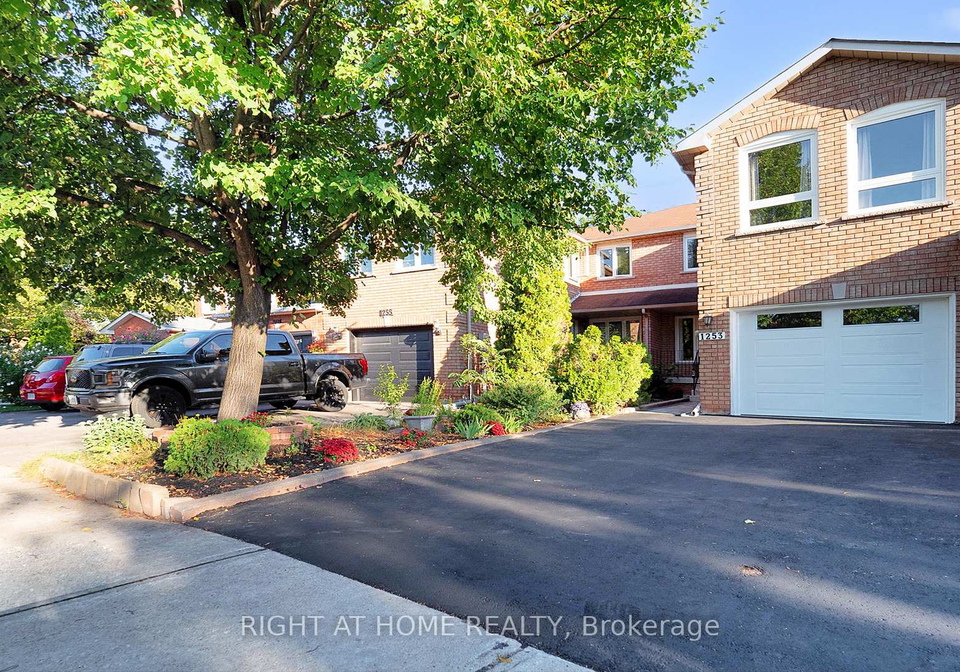 1253-blackburn-drive-oakville-ontario-w12358369