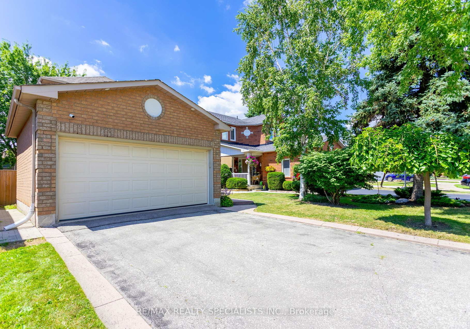 3872-periwinkle-crescent-mississauga-ontario-w12359019