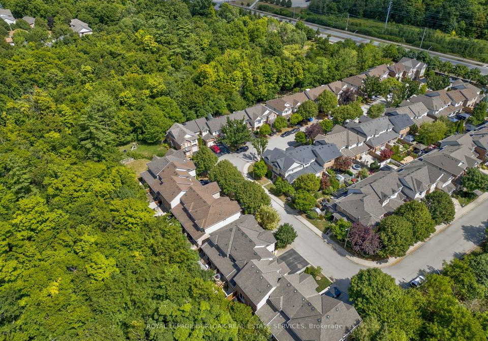 2044-broadleaf-crescent-burlington-ontario-w12359309