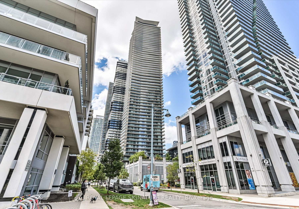38-annie-craig-drive-etobicoke-ontario-w12359526