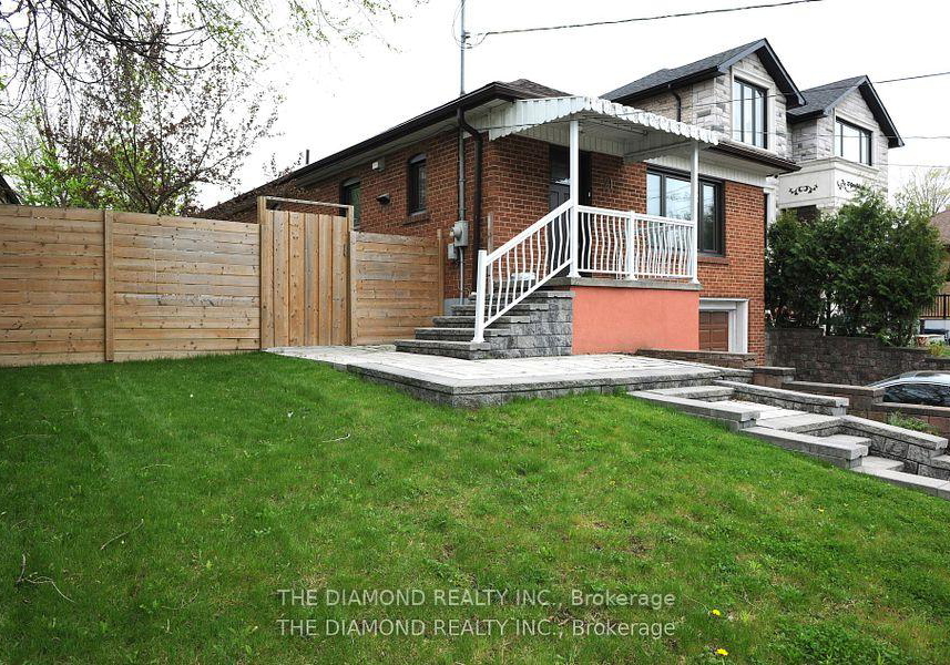 21-gracefield-avenue-north-york-ontario-w12359634