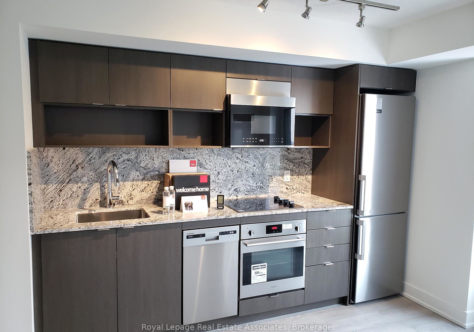 9-mabelle-avenue-etobicoke-ontario-w12359668