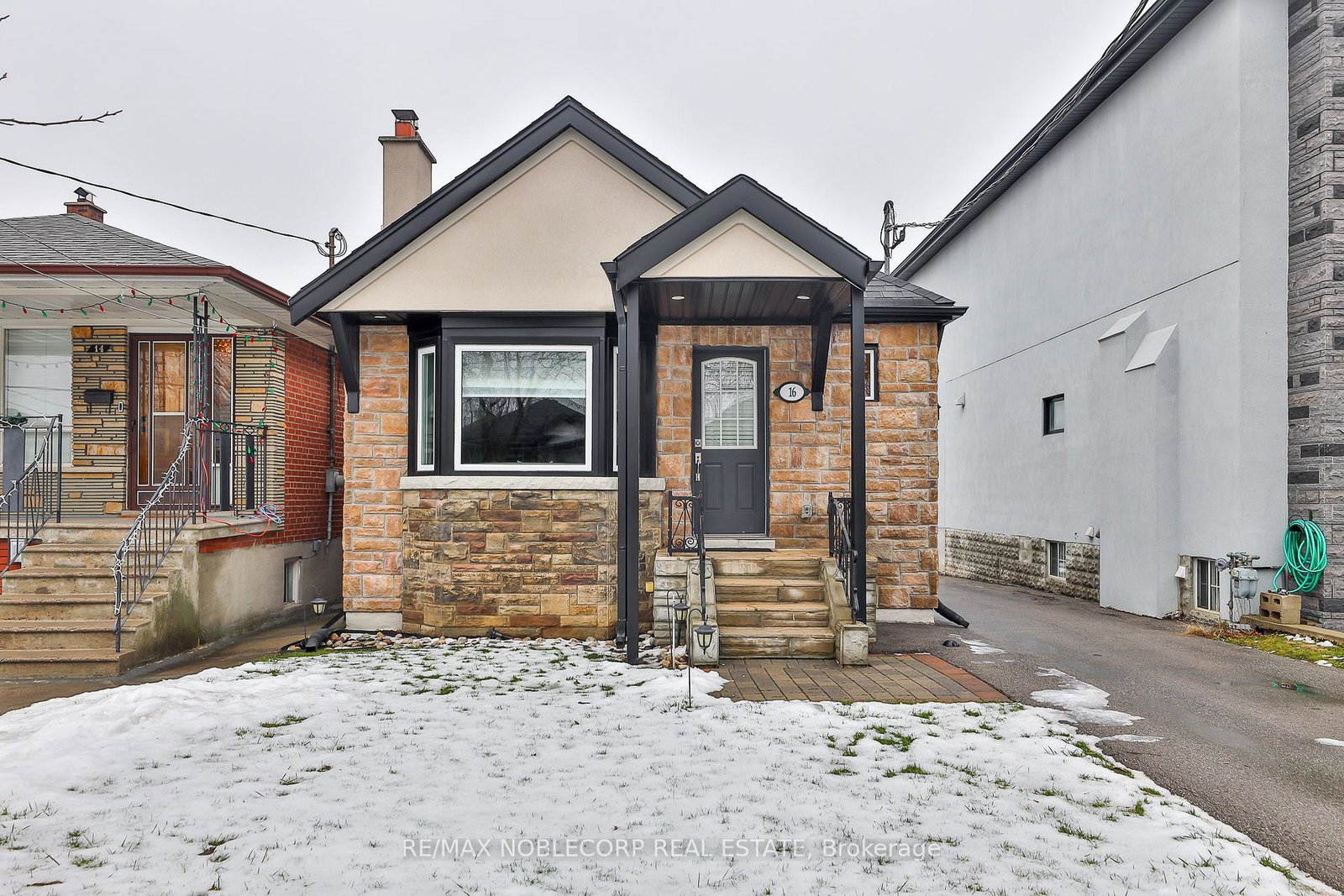 16-little-boulevard-north-york-ontario-w12359791
