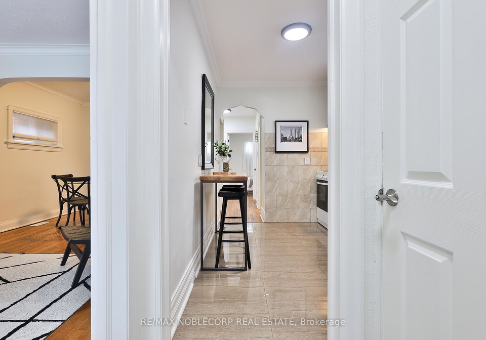 16-little-boulevard-north-york-ontario-w12359791