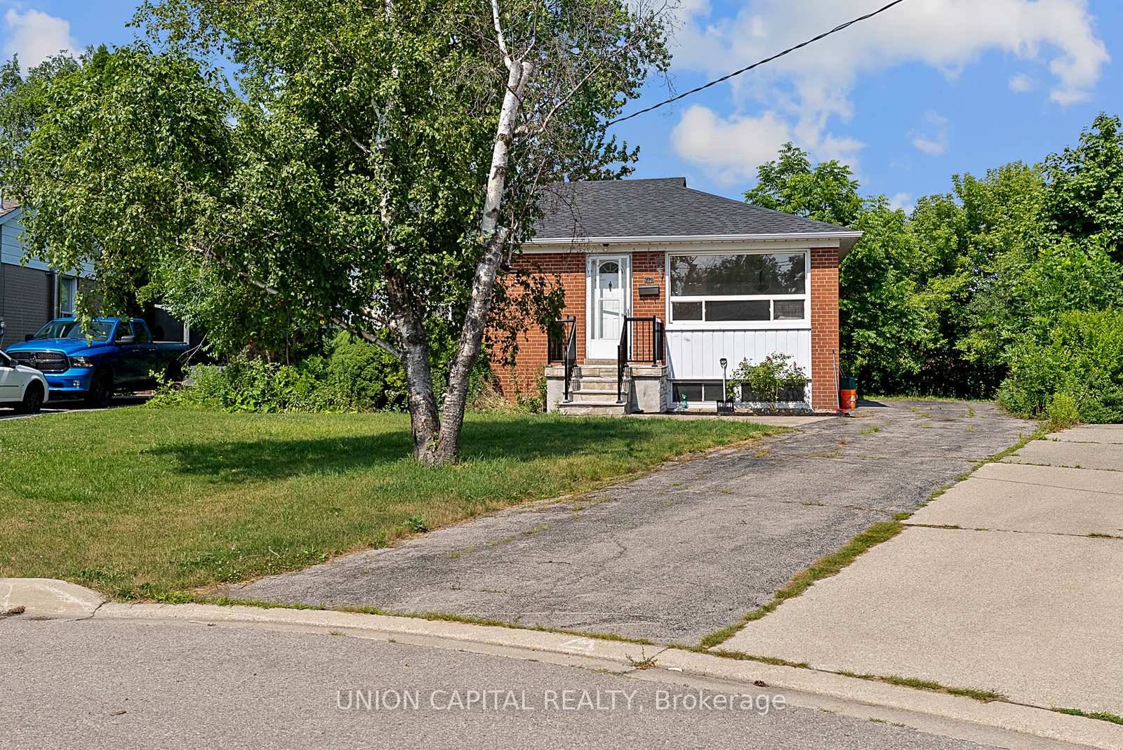 379-tamarack-circle-oakville-ontario-w12360414