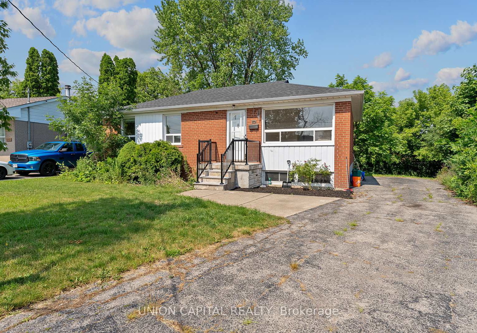 379-tamarack-circle-oakville-ontario-w12360414
