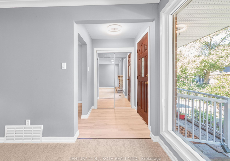 10-bloorlea-crescent-etobicoke-ontario-w12360432