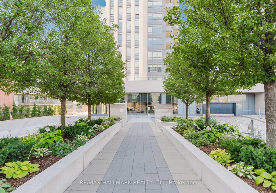 36-park-lawn-road-etobicoke-ontario-w12360782