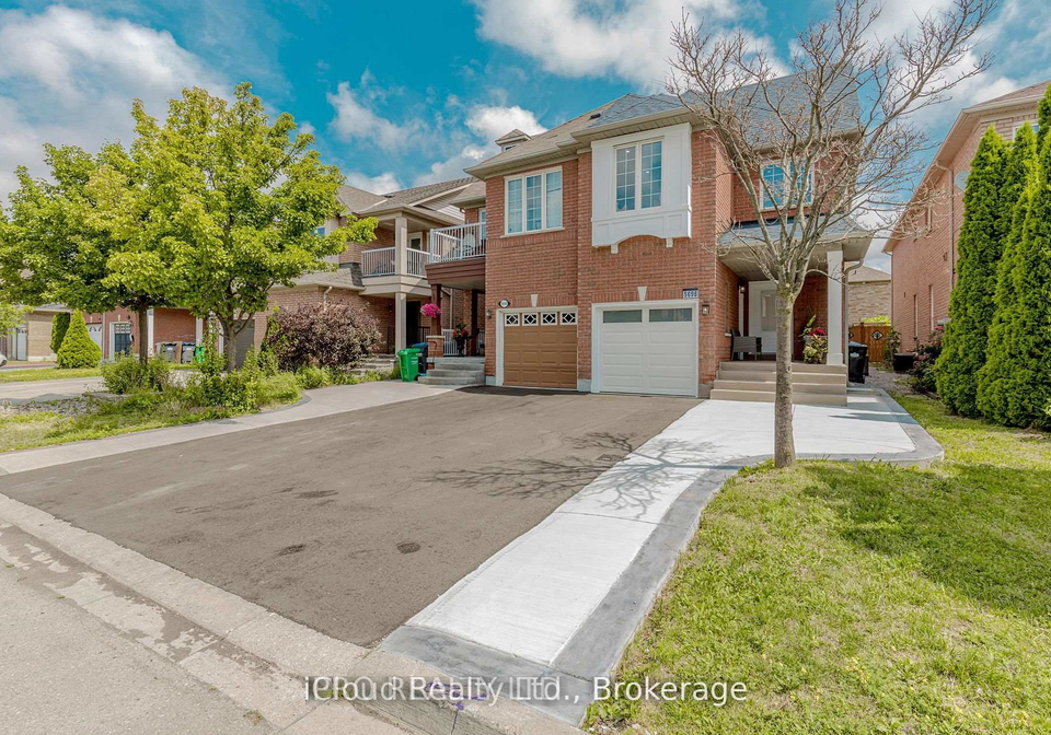 5696-margarita-crescent-mississauga-ontario-w12361073