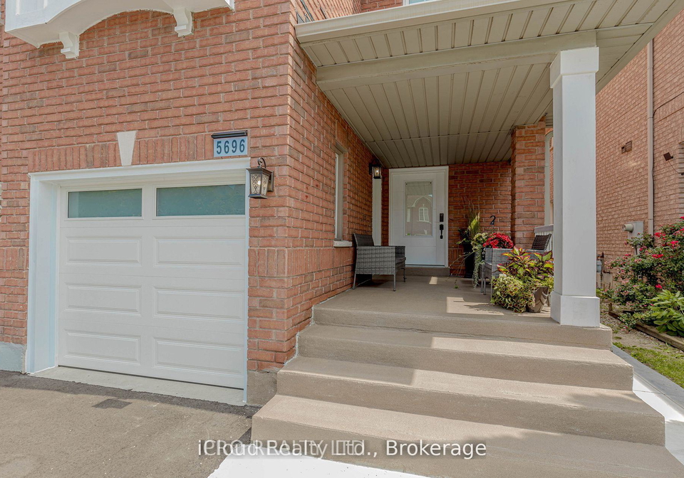 5696-margarita-crescent-mississauga-ontario-w12361073