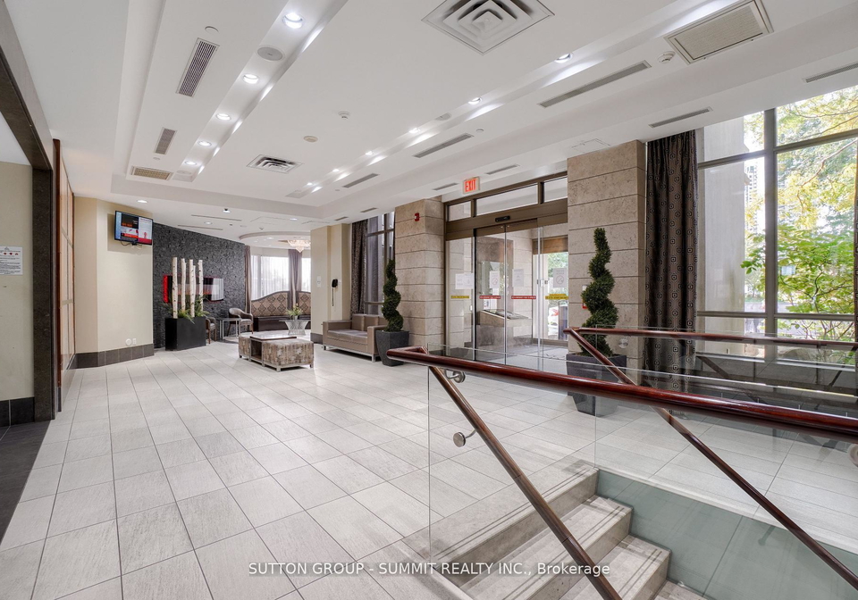 310-burnhamthorpe-road-w-mississauga-ontario-w12361235