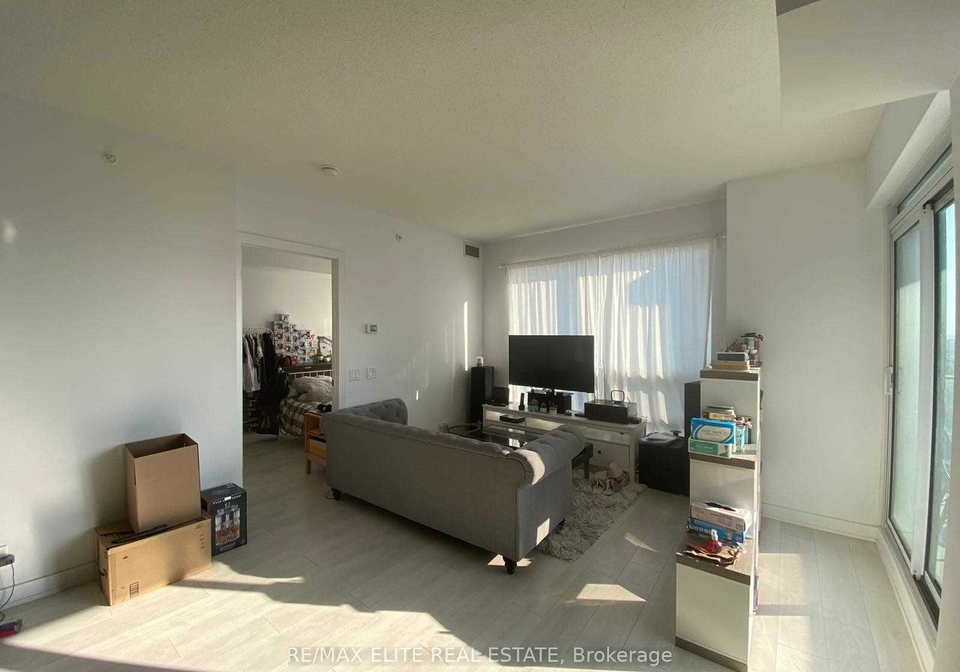 2220-lakeshore-boulevard-w-etobicoke-ontario-w12361361