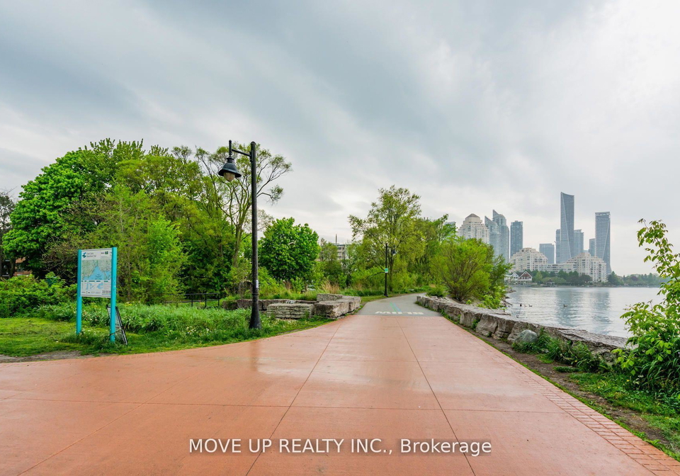 11-superior-avenue-etobicoke-ontario-w12361624