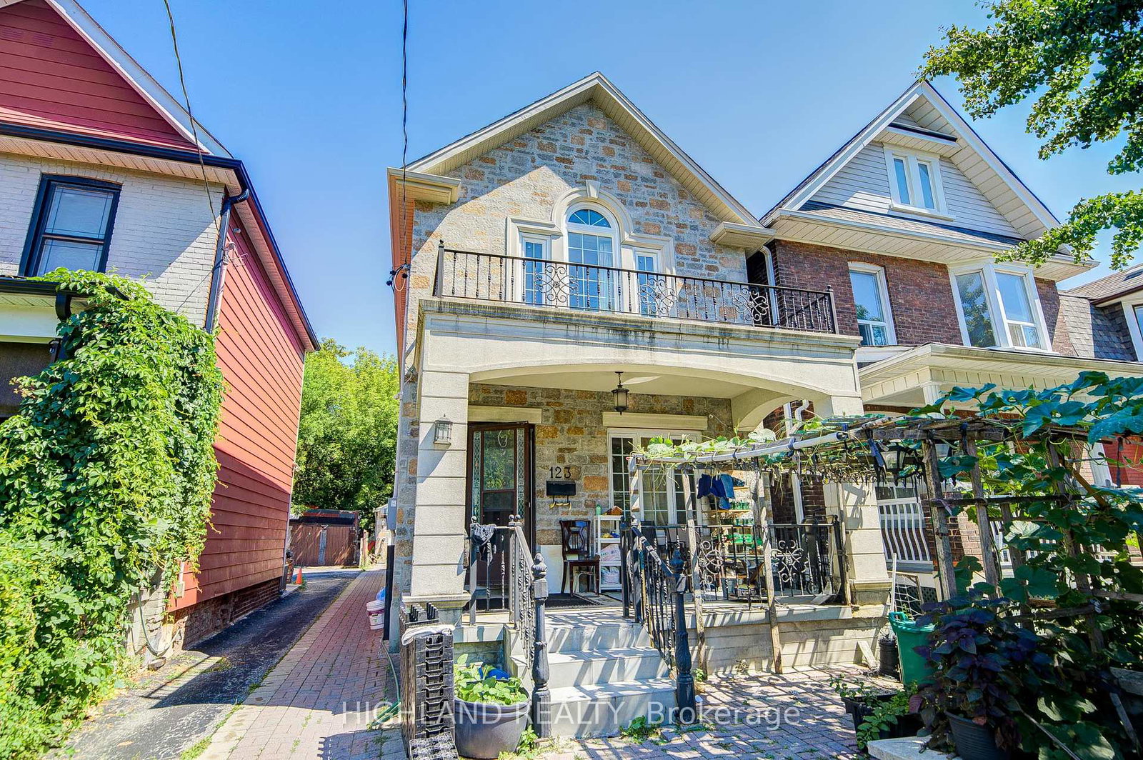 123-russett-avenue-toronto-ontario-w12361664