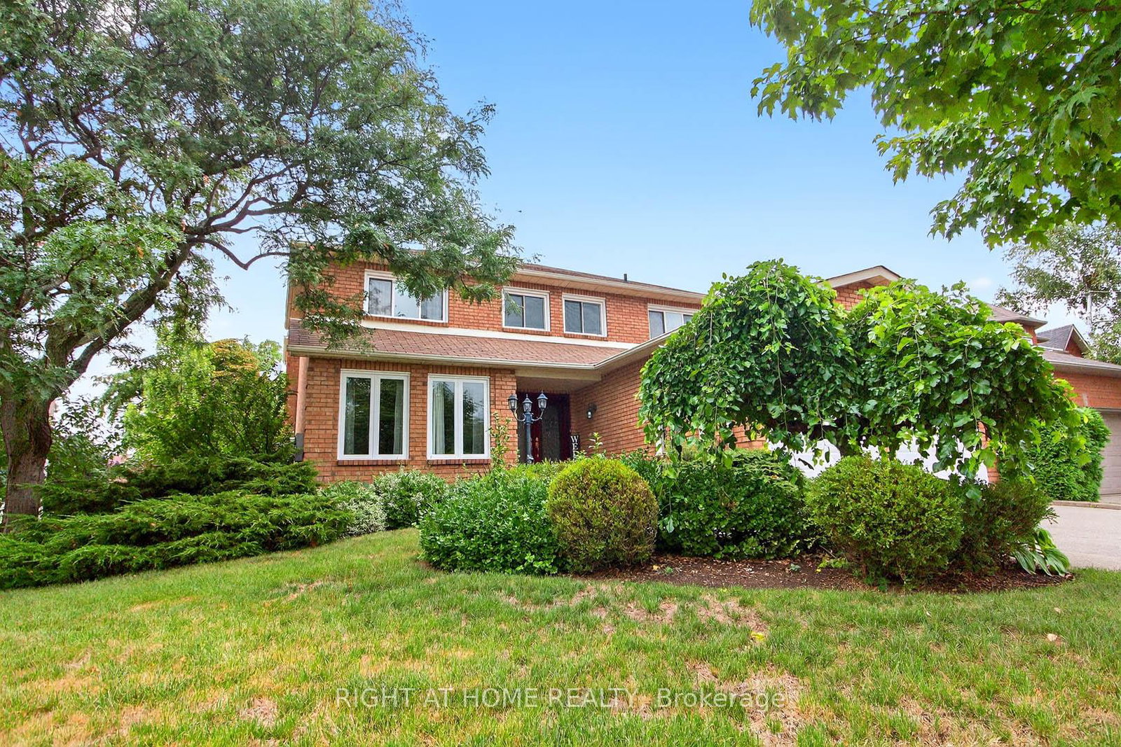 1084-grandeur-crescent-oakville-ontario-w12361732