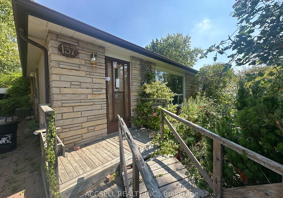137-earnscliffe-circle-brampton-ontario-w12361763
