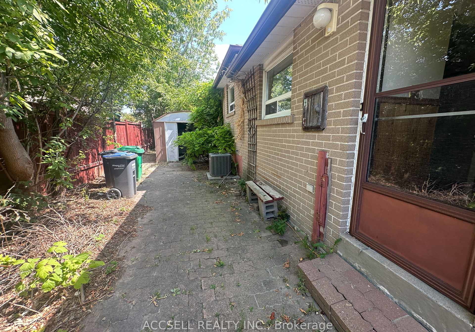137-earnscliffe-circle-brampton-ontario-w12361763