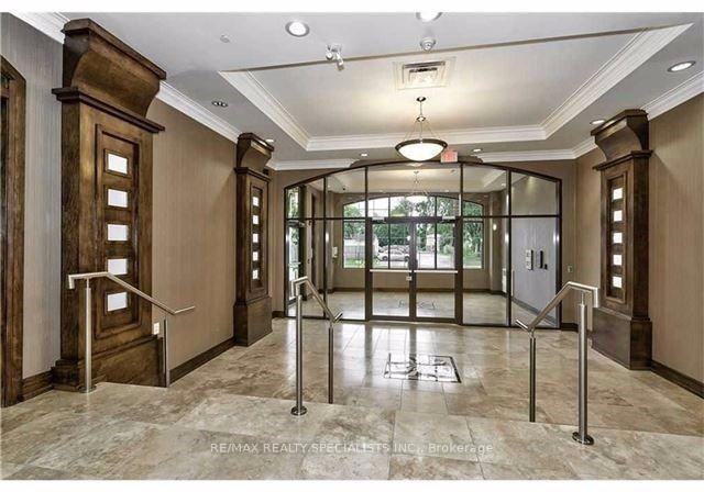 205-lakeshore-road-w-oakville-ontario-w12362311