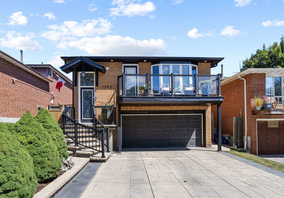 1363-harmsworth-square-oakville-ontario-w12362599