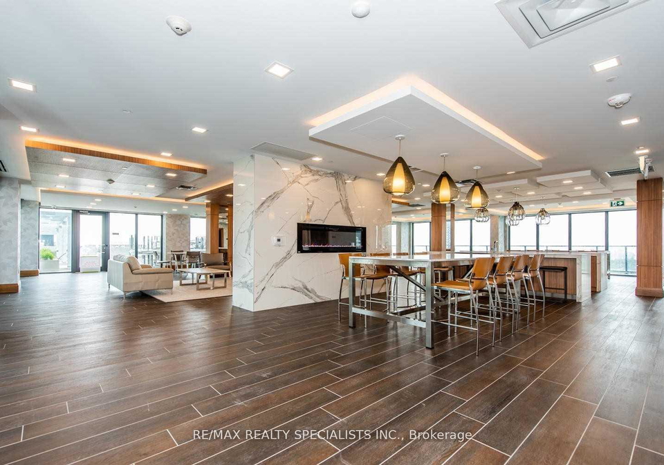 20-shore-breeze-drive-etobicoke-ontario-w12362870