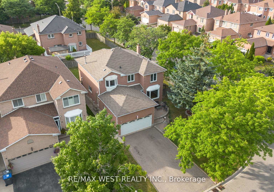 5608-goldenbrook-drive-mississauga-ontario-w12362925