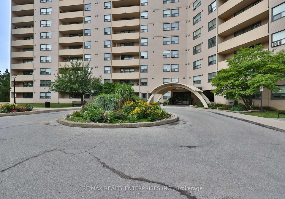 700-dynes-road-burlington-ontario-w12363090