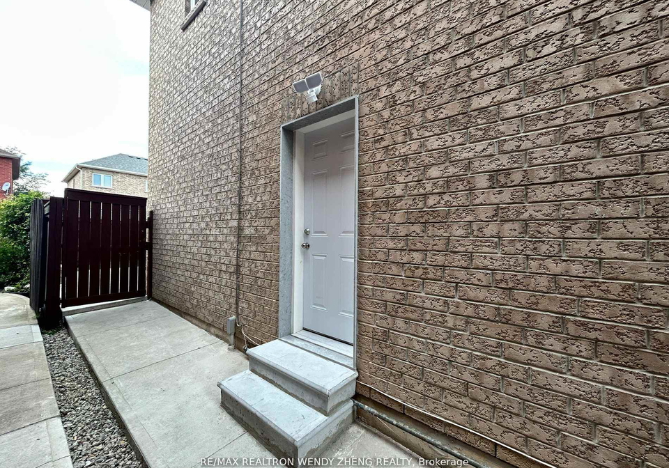 33-begonia-crescent-brampton-ontario-w12363107