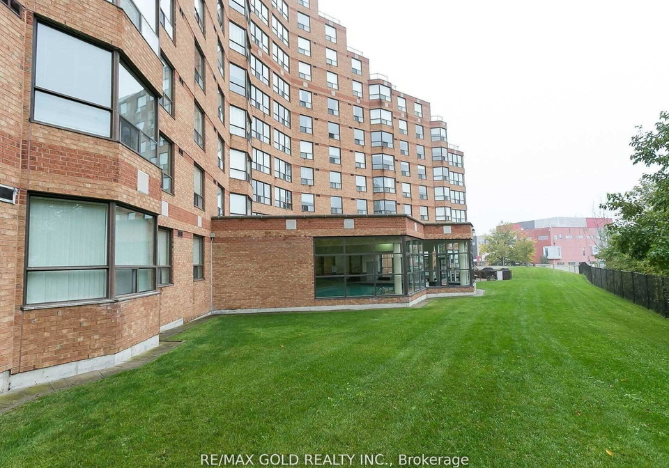 6-humberline-drive-n-etobicoke-ontario-w12363578