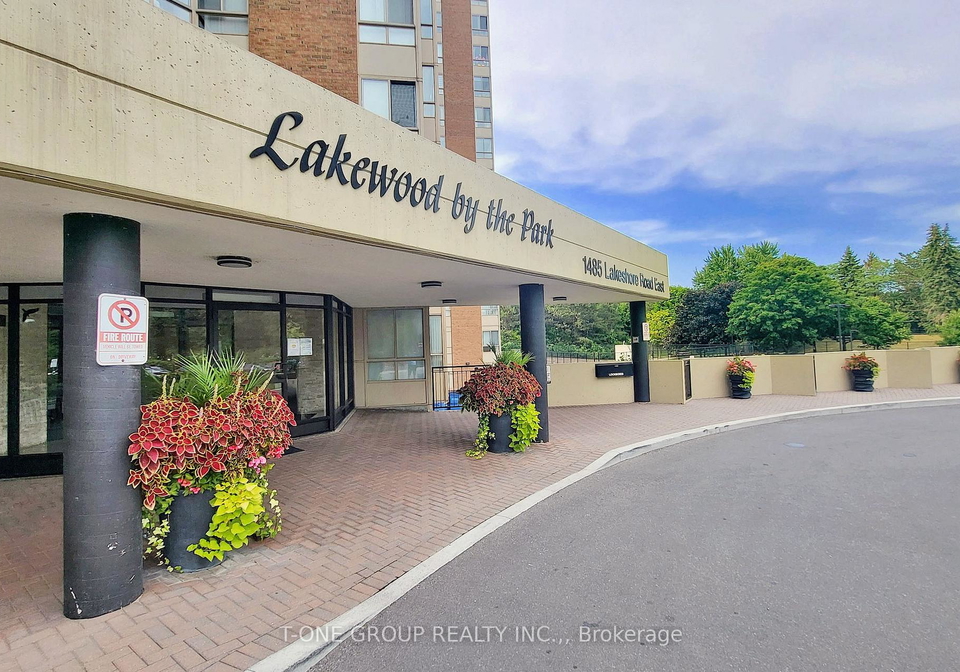 1485-e-lakeshore-road-e-mississauga-ontario-w12363660