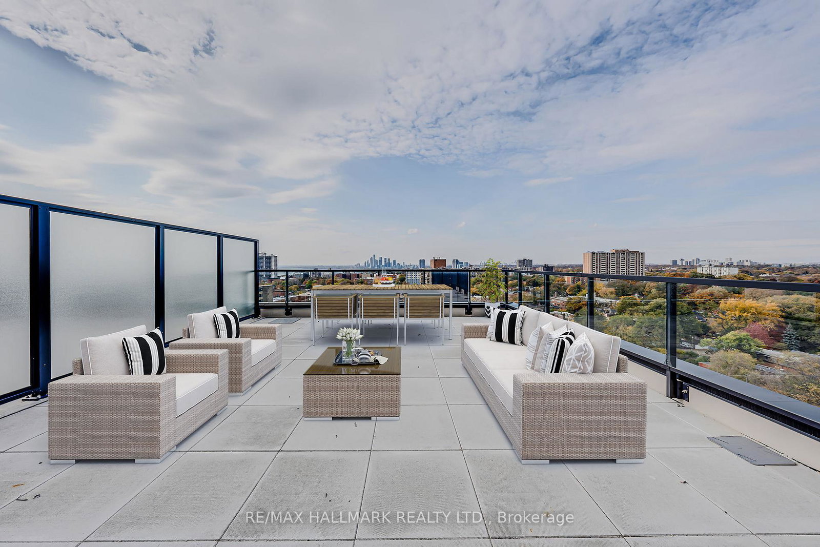 270-dufferin-street-w-toronto-ontario-w12363765