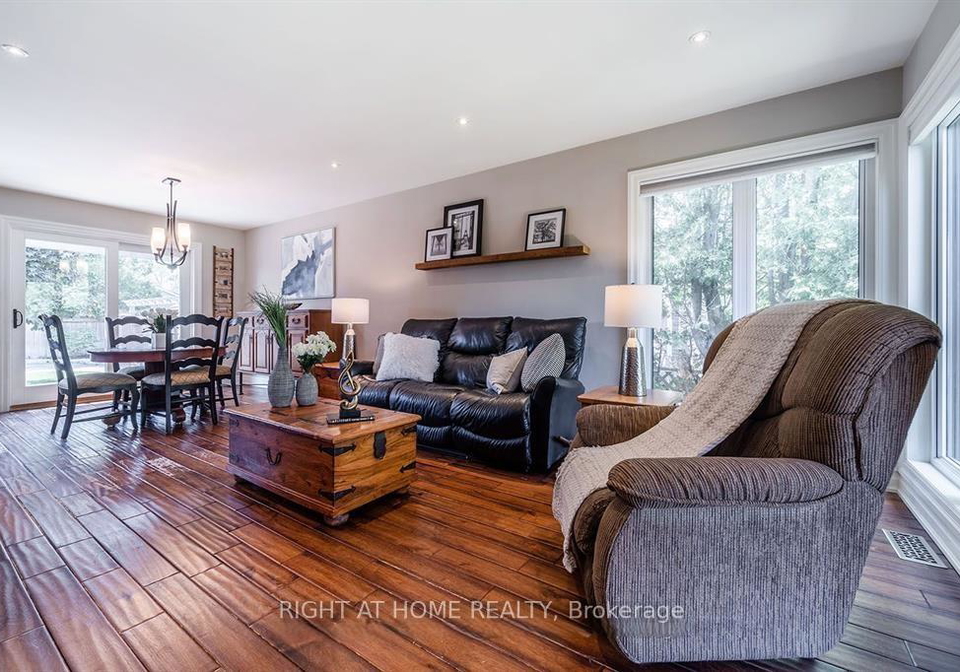 454-seabourne-drive-oakville-ontario-w12364176