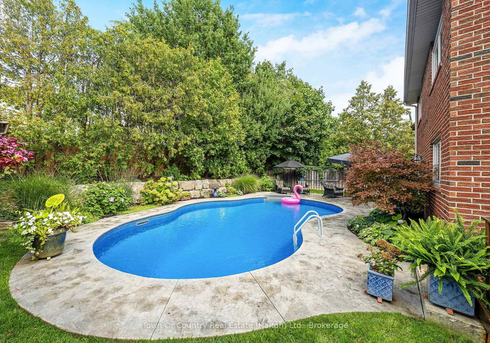 491-white-drive-milton-ontario-w12364189