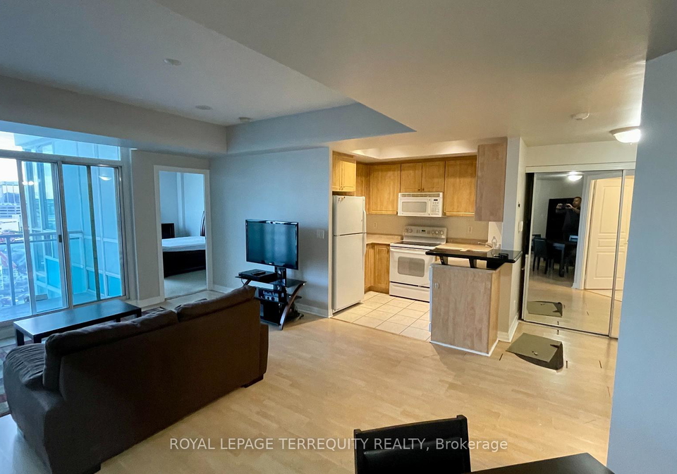 220-burnhamthorpe-road-w-mississauga-ontario-w12364600