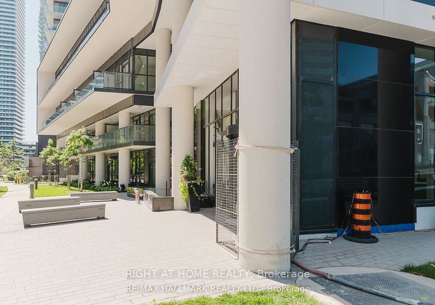 38-annie-craig-drive-etobicoke-ontario-w12365639