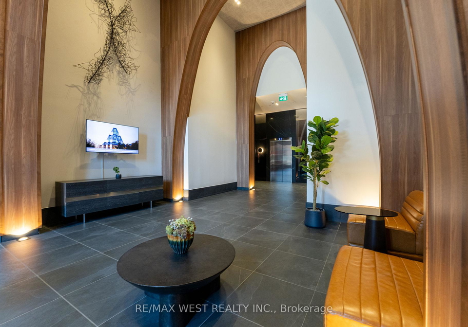 270-dufferin-street-toronto-ontario-w12365809