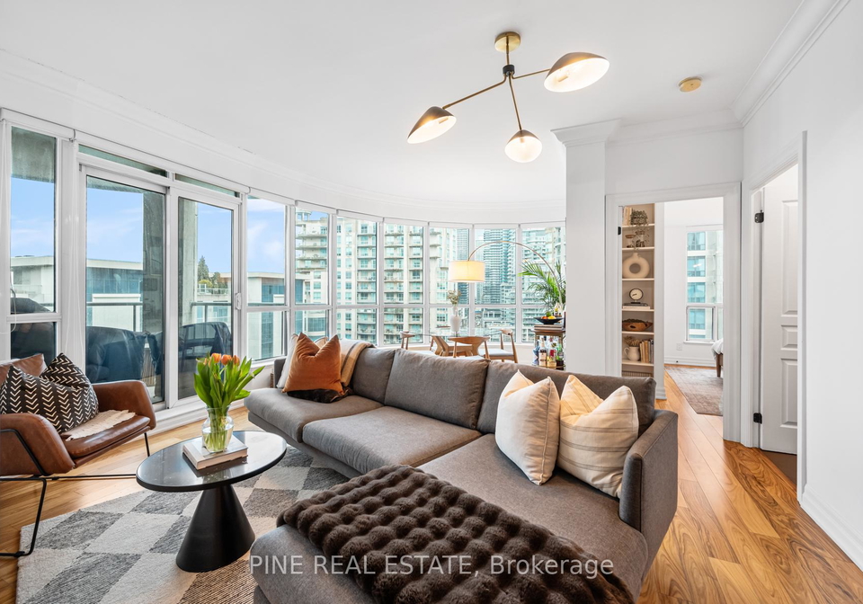 2083-lake-shore-boulevard-w-etobicoke-ontario-w12365860