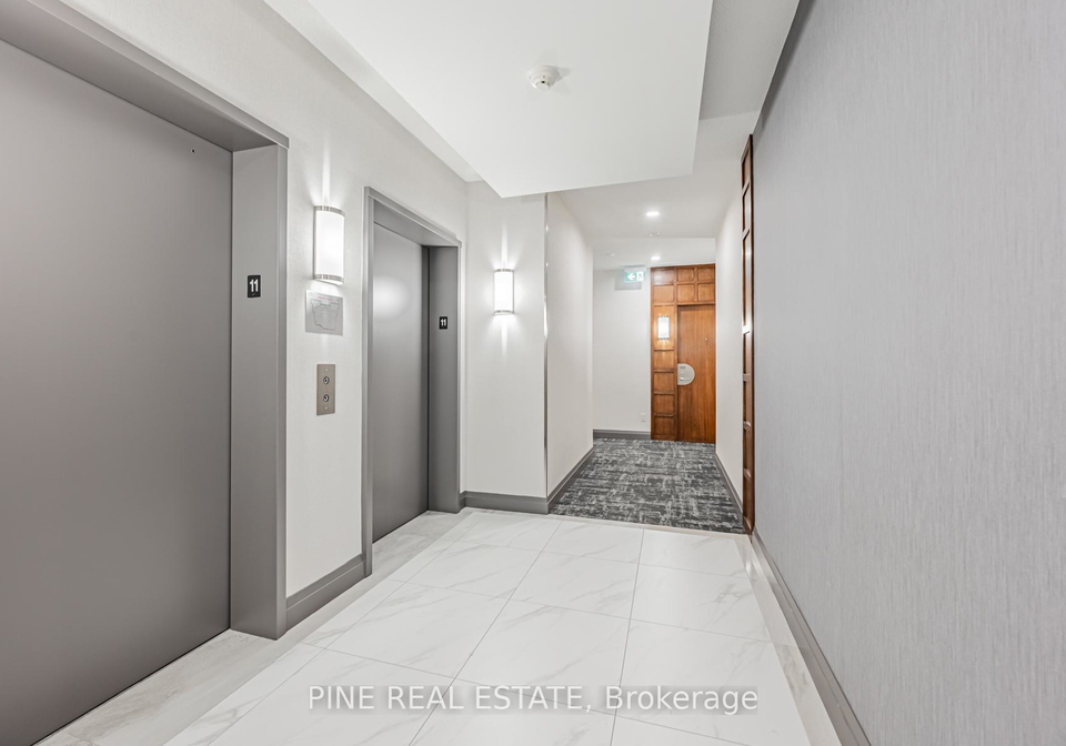 2083-lake-shore-boulevard-w-etobicoke-ontario-w12365860