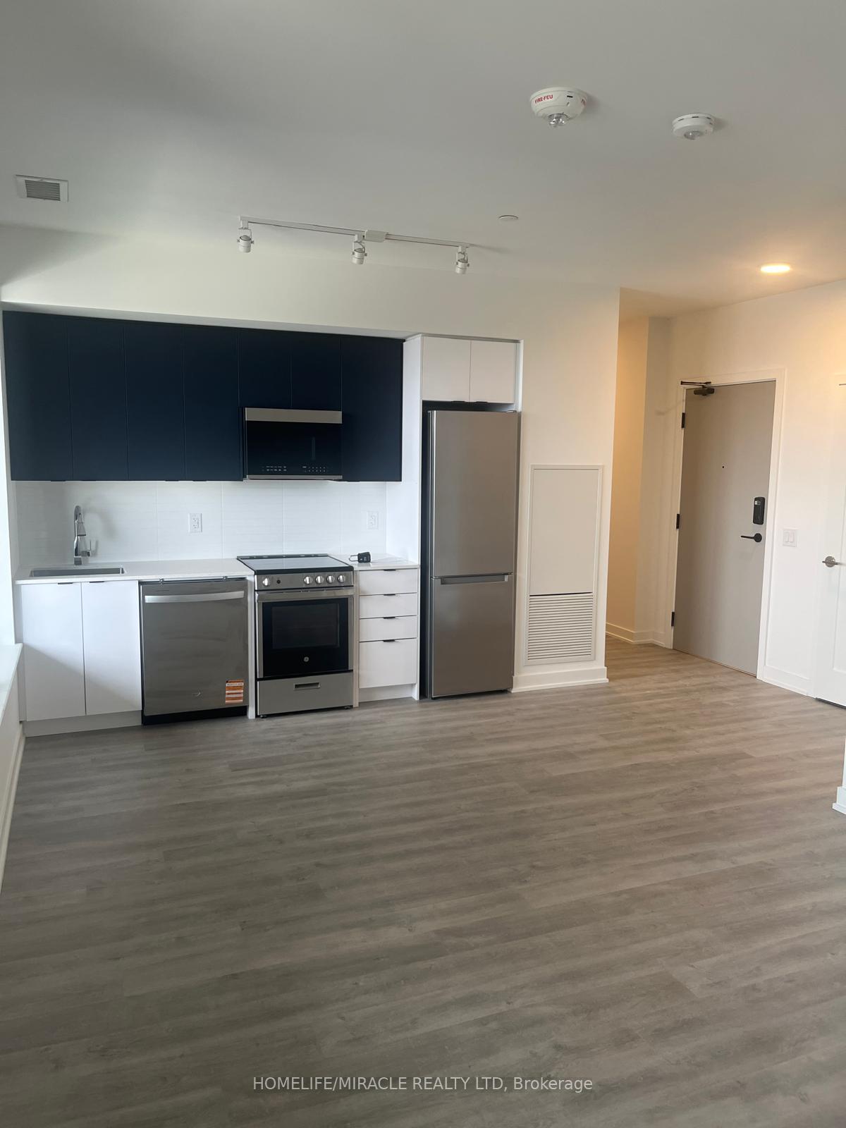 5105-hurontario-street-mississauga-ontario-w12366023