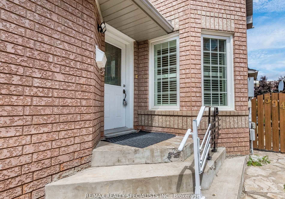 5946-mersey-street-mississauga-ontario-w12366070