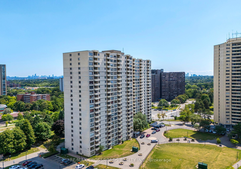 320-dixon-road-etobicoke-ontario-w12367003