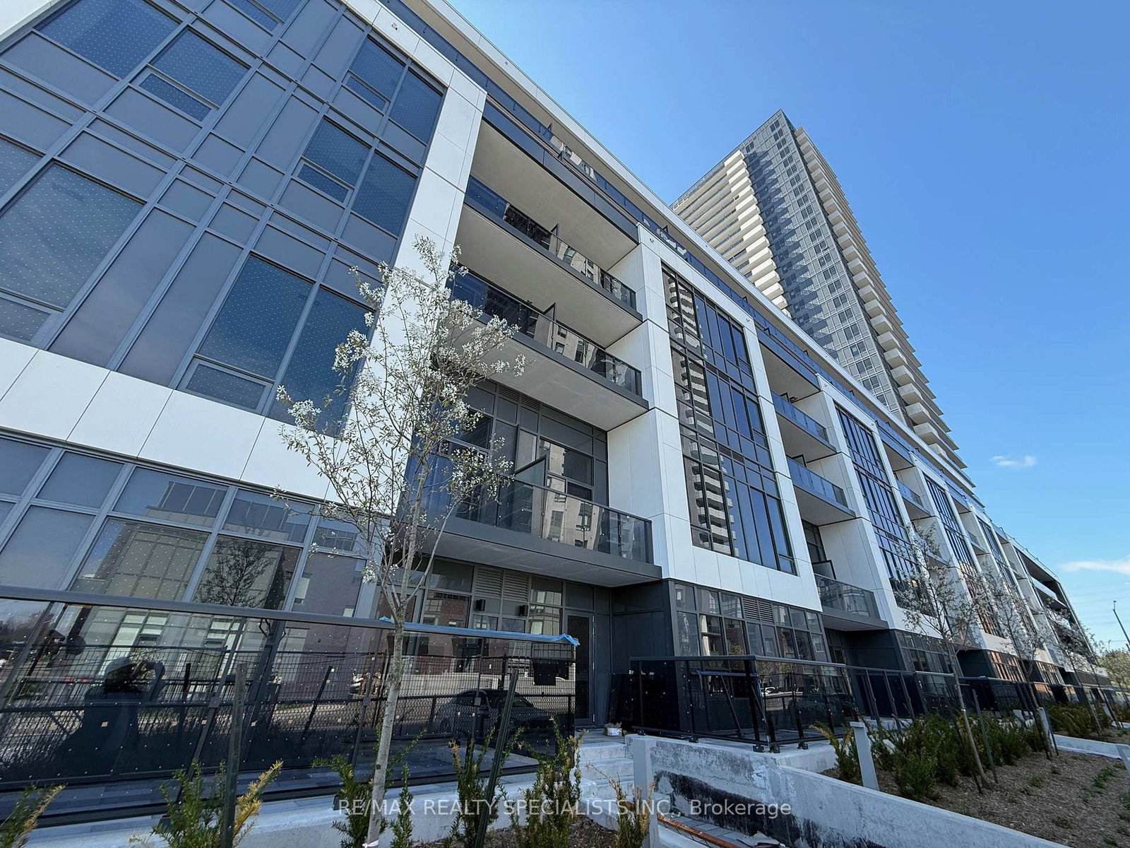 5105-hurontario-street-mississauga-ontario-w12367161