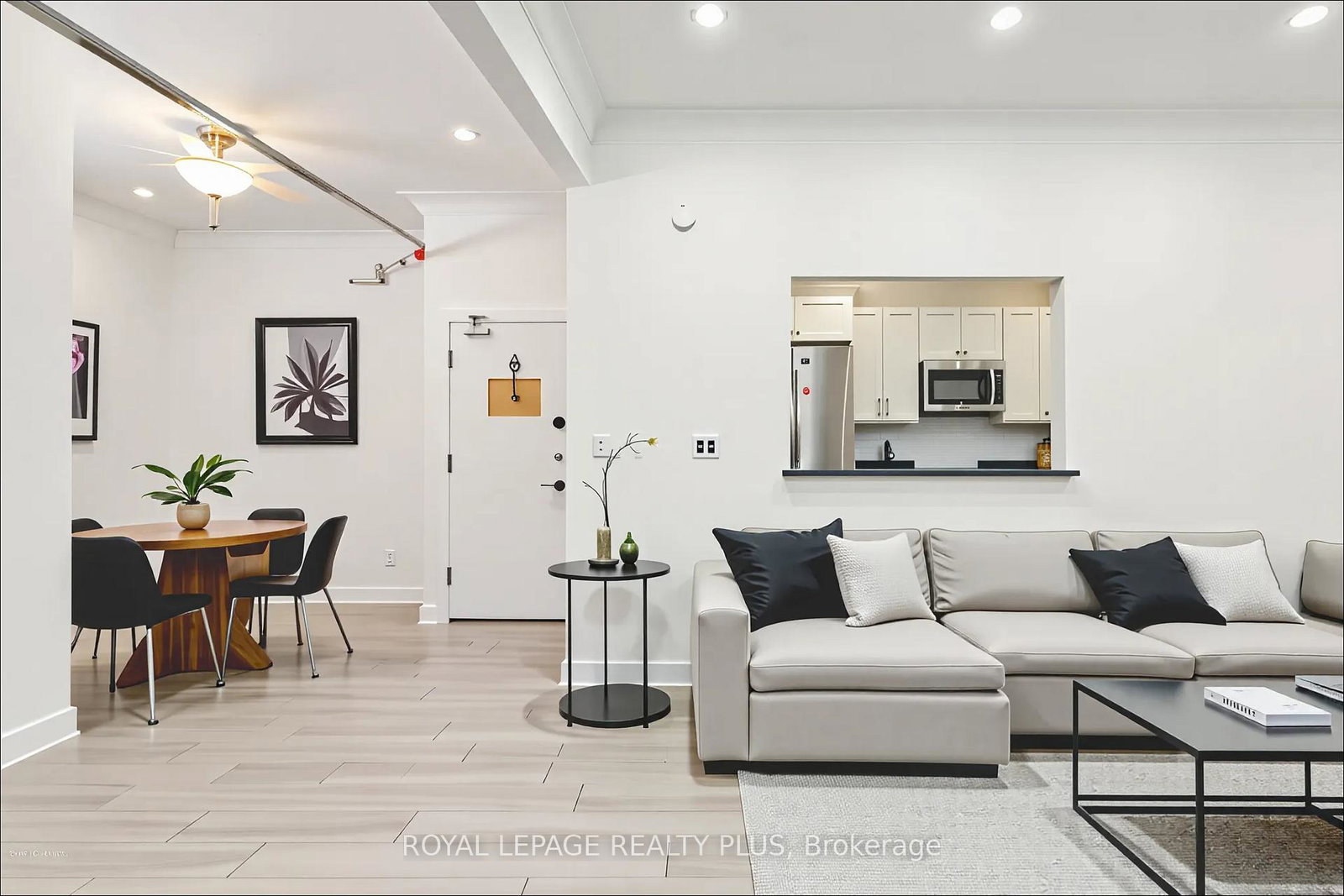 1-elmwood-avenue-s-mississauga-ontario-w12367454