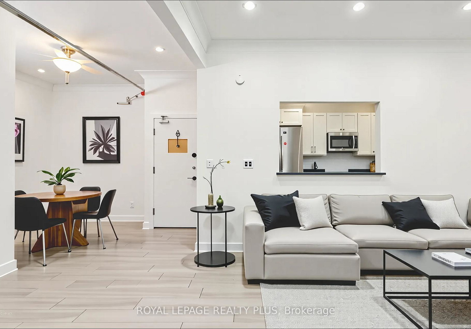 1-elmwood-avenue-s-mississauga-ontario-w12367454