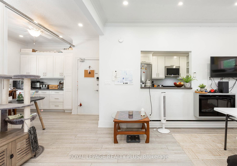 1-elmwood-avenue-s-mississauga-ontario-w12367454