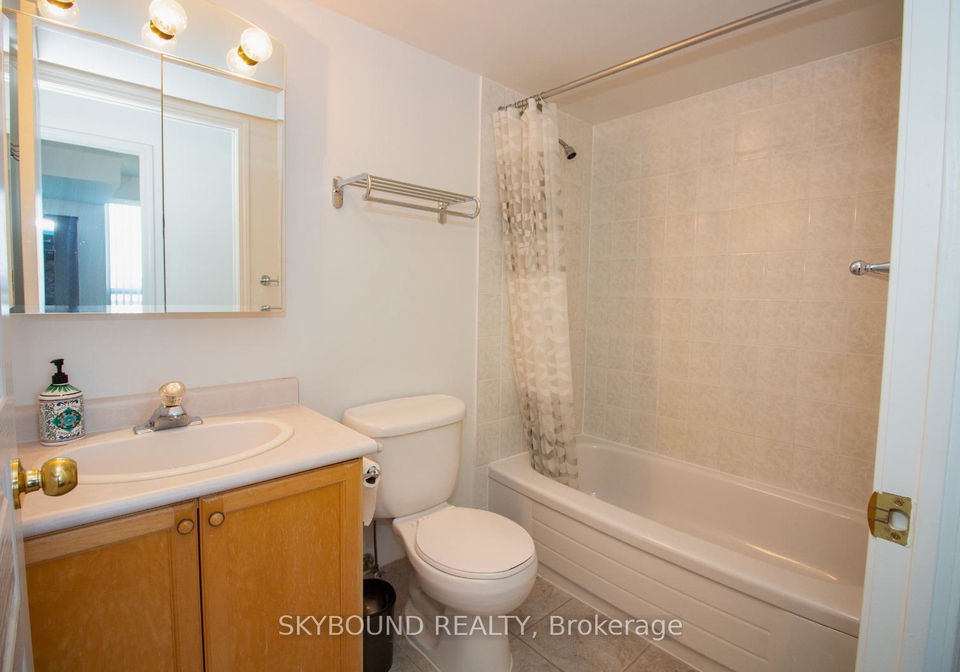 2545-erin-centre-boulevard-mississauga-ontario-w12367864