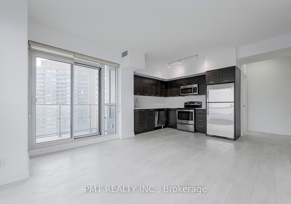 2220-lake-shore-boulevard-w-etobicoke-ontario-w12368706