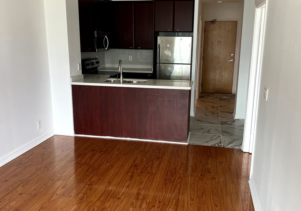 220-burnhamthorpe-road-w-mississauga-ontario-w12369043